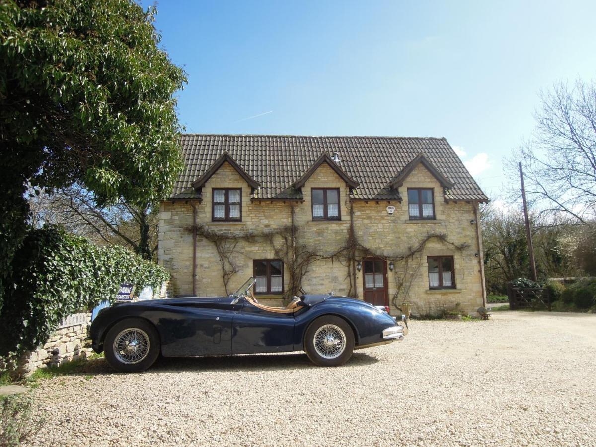 Fosse Farmhouse Holiday Cottages 치펜햄 외부 사진