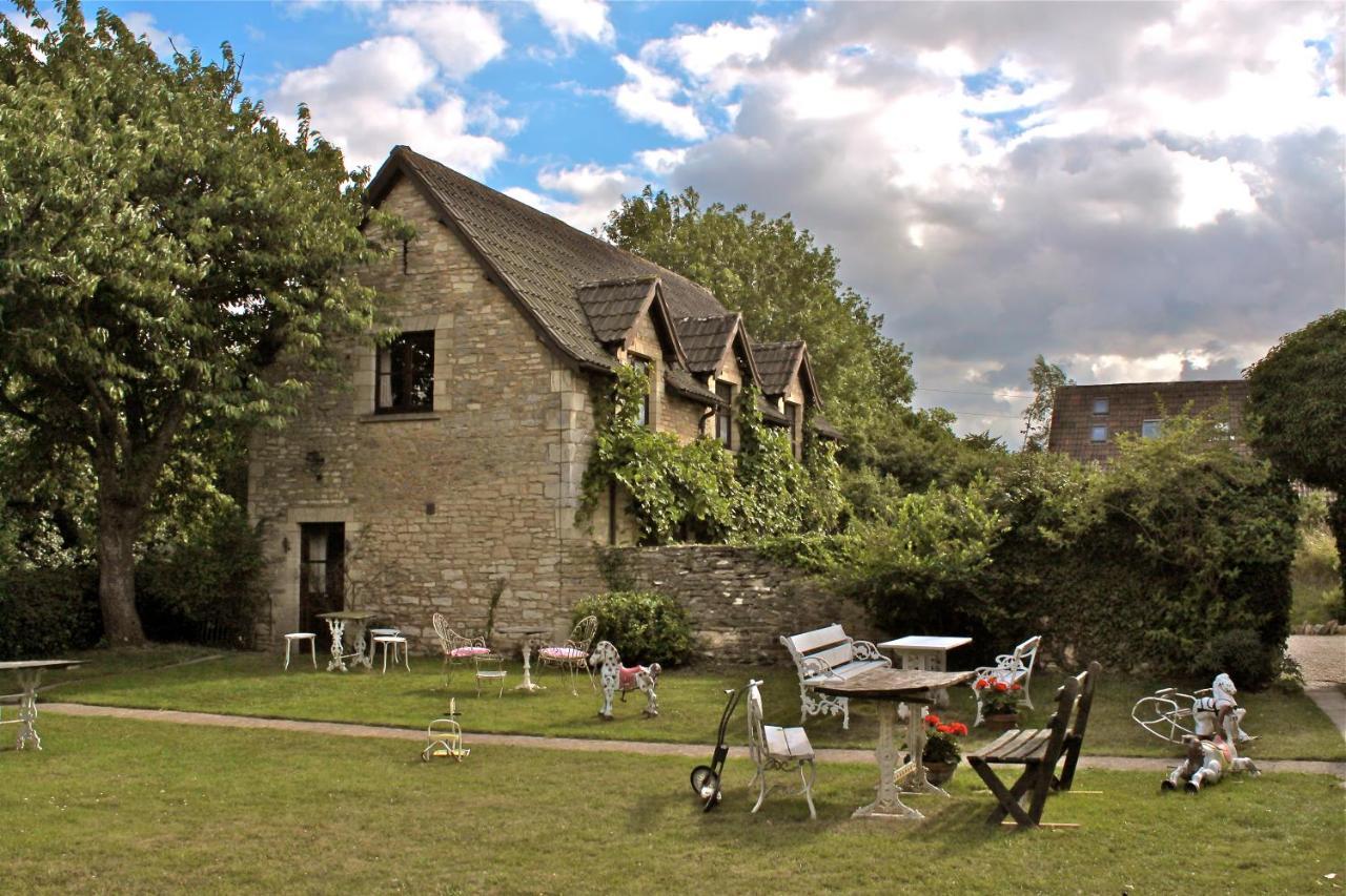 Fosse Farmhouse Holiday Cottages 치펜햄 외부 사진