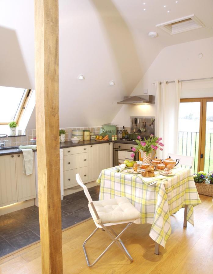 Fosse Farmhouse Holiday Cottages 치펜햄 외부 사진