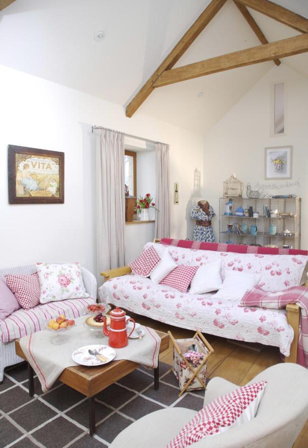 Fosse Farmhouse Holiday Cottages 치펜햄 외부 사진