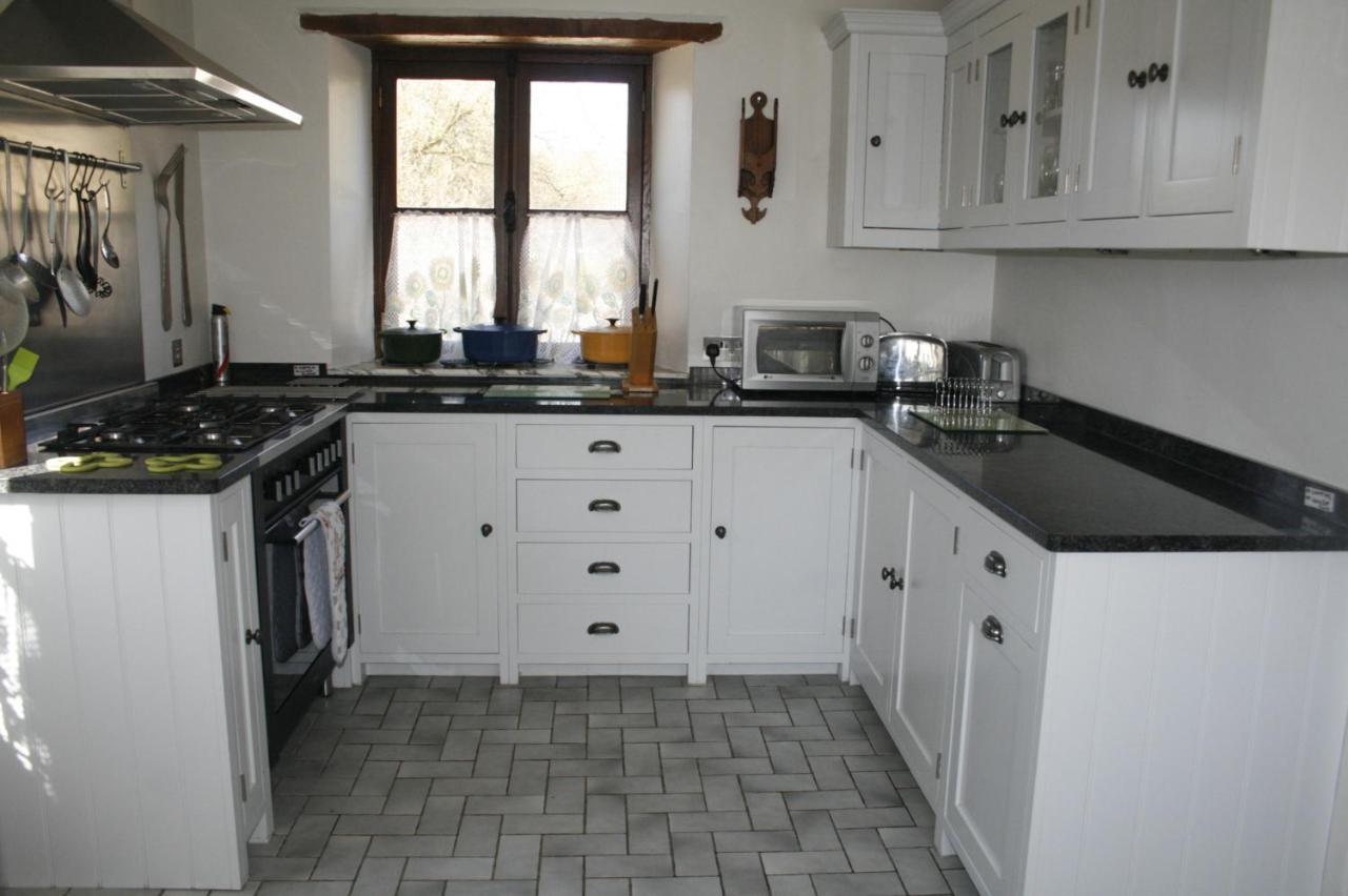 Fosse Farmhouse Holiday Cottages 치펜햄 외부 사진