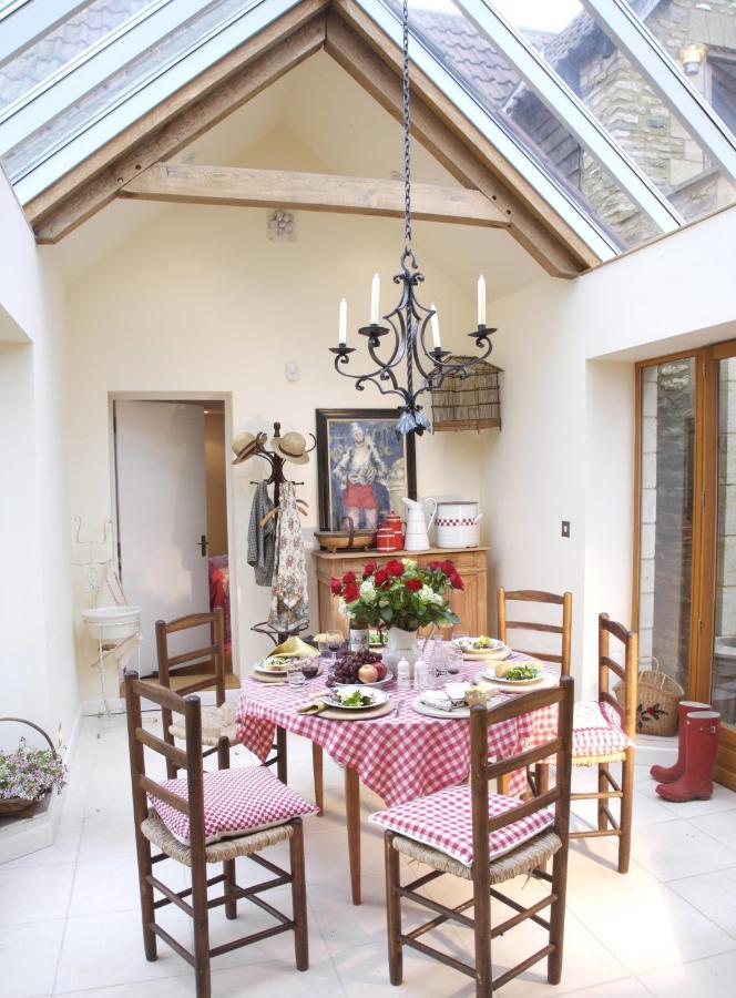 Fosse Farmhouse Holiday Cottages 치펜햄 외부 사진