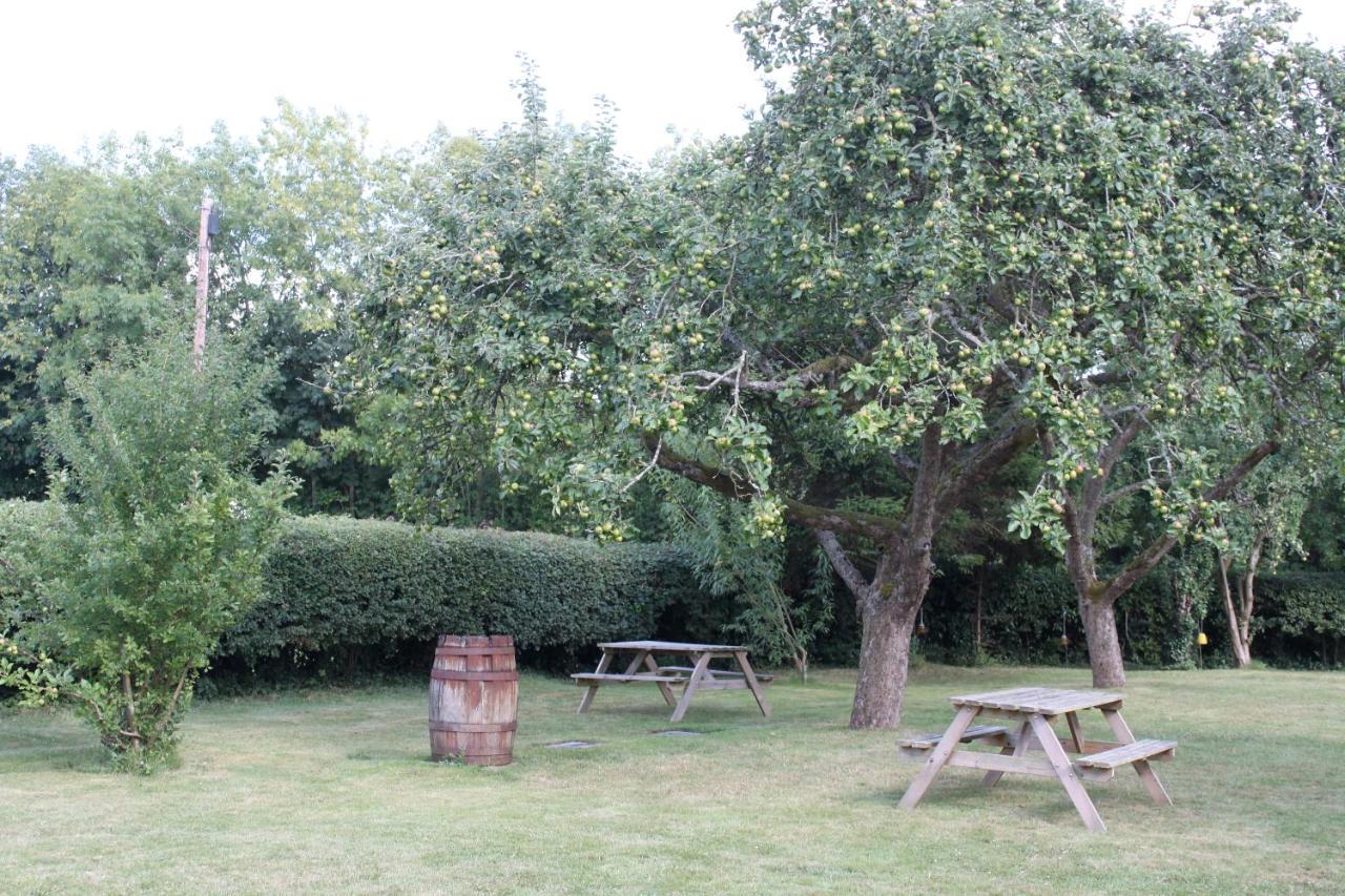 Fosse Farmhouse Holiday Cottages 치펜햄 외부 사진