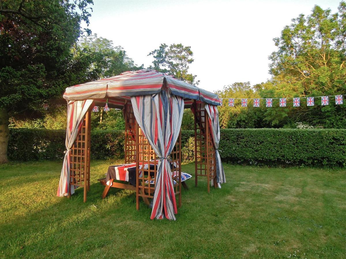 Fosse Farmhouse Holiday Cottages 치펜햄 외부 사진