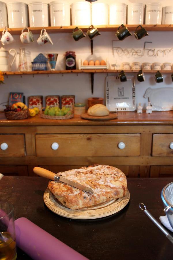 Fosse Farmhouse Holiday Cottages 치펜햄 외부 사진